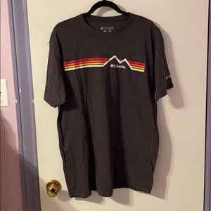 Columbia tee size XL